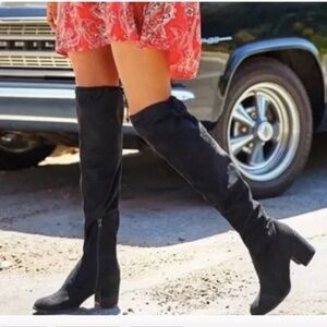UNISA Dedrii Black Faux Suede Over The Knee Heeled Boots Size 7.